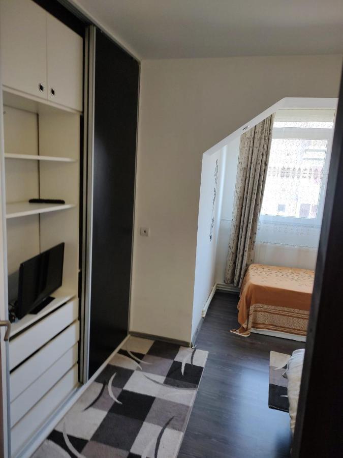 White Black Rooms Hunedoara Exterior foto